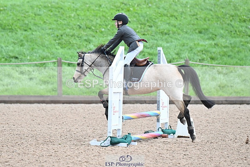 231029A-093235-02422 - 60cm Club and Schools