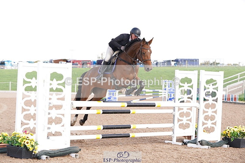 241004A-112126-00199 - Fri 02 Snr 1.05m Open