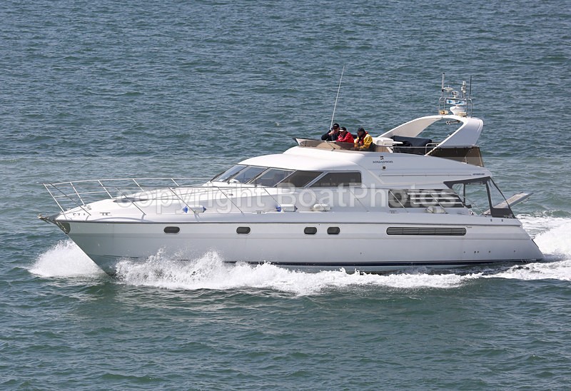 160508 SIRANTE - FAIRLINE SQUADRON Y92A6468 - Flybridge Cruisers