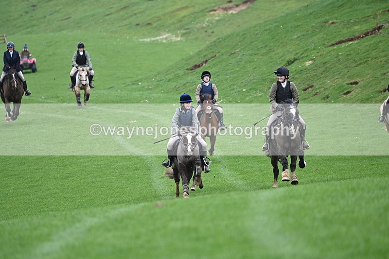 WJ6_9312 - Line Three