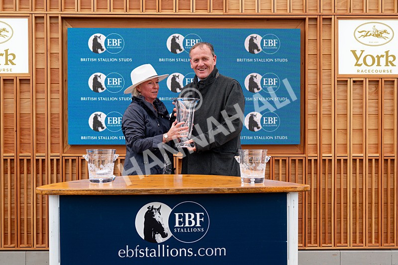 130526-Race 1-Cut A Dash-9768 - Race 1 1.45pm British Stallion Studs EBF Novice Stakes