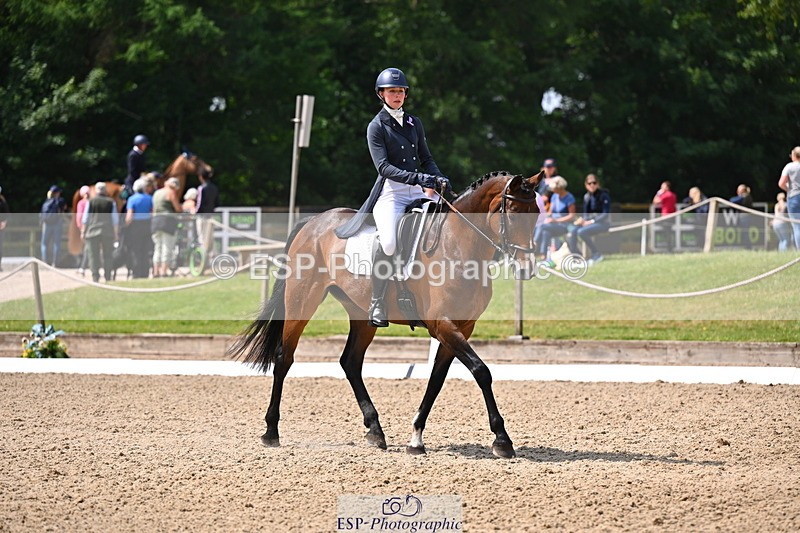 250523A-114019-06616 - C-274-Bizzy.Loffet-LONGBROOK.CHILLI.FLOWER