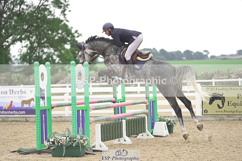 230810A-141102-02630 - Cls 4 1.05m Amateur Quali