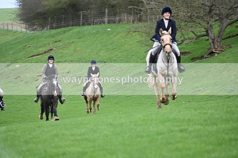 WJ6_9320 - Line Three