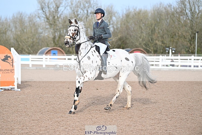 231208A-113905-00549 - Cls 4 Snr 1.05m Open