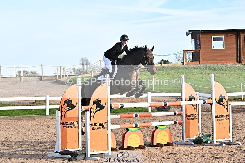 241113A-142445-00873 - Cls 05A&B Snr Fox & 1.20m Open