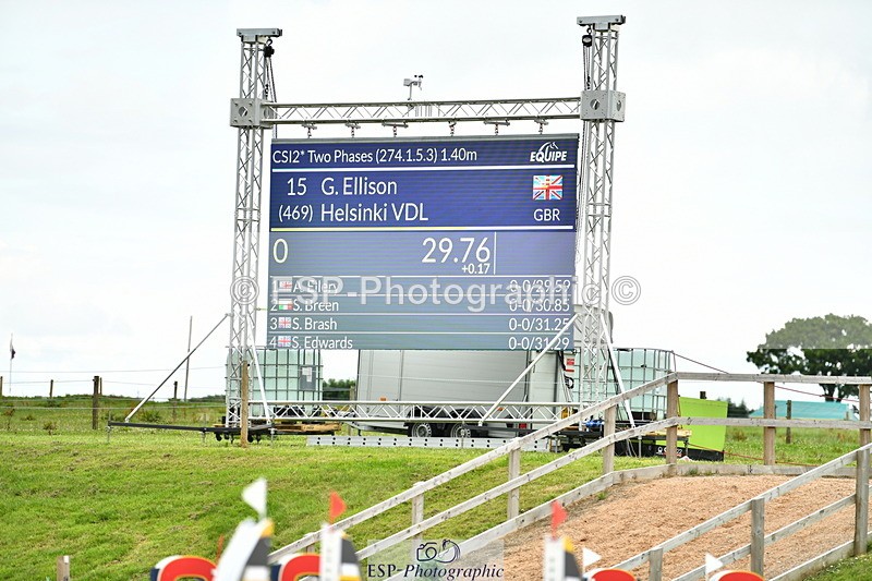 230720A-151307-03761 - Cls 9, 2 Star Big 1.40m Start to break