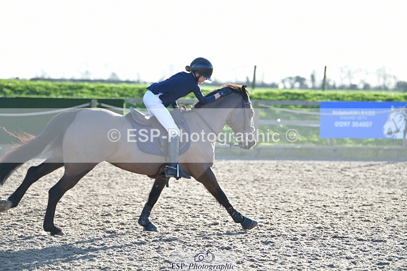 240211A-150918-03378 - Winter-Summer