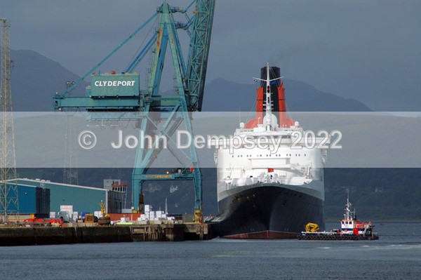 A Beautiful Lady - Round Britain Farewell Trip for QE2