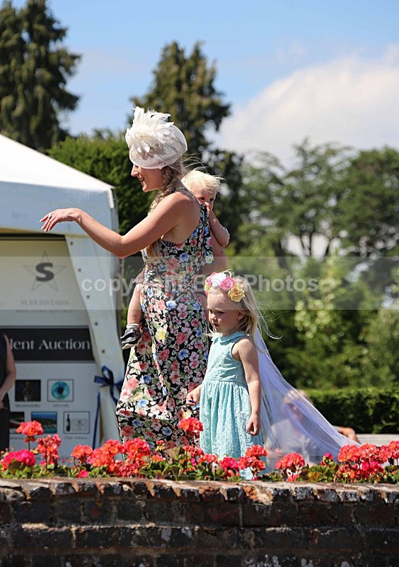 140703 HRR SPECTATORS WT7A9841 - HENLEY ROYAL REGATTA - THURSDAY 3RD July 2014
