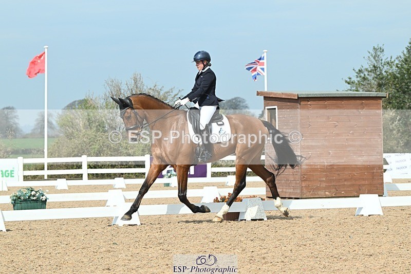 250403-103309-01446 - 036-Abbie.Newbury-Seagry.Viceroy