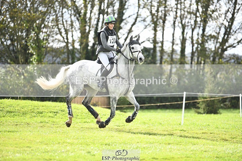 231020-140922-09674 - 120-VAN.KAUNITZ-Sara.Squires-XC