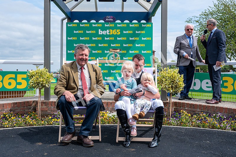 240525-Race 2-Argentine Tango-7031 - Race 2