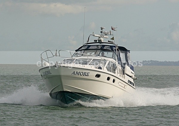 081017 AMORE IMG_0425 - Flybridge Cruisers