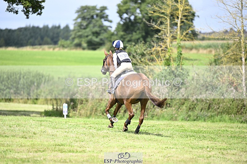 240825X-114608-32608 - 70cm XC 11.00 to 12.00