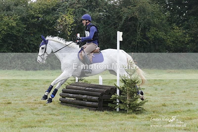 WWHT 171021 0351 - Novice Restricted (0.80m)  17/10/21