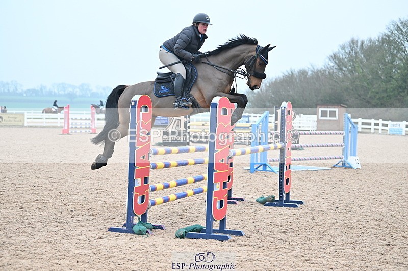 240113A-123942-02023 - Cls 12 Newcomers and 1.10m Open