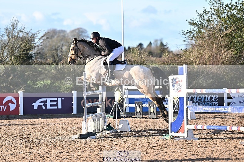 251203-135908-00764 - Cls 5 Foxhunter and 1.20m Open