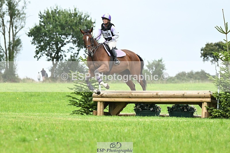 240831A-154001-04910 - 274-Becca.Robinson-VINNIE.SPARKLES