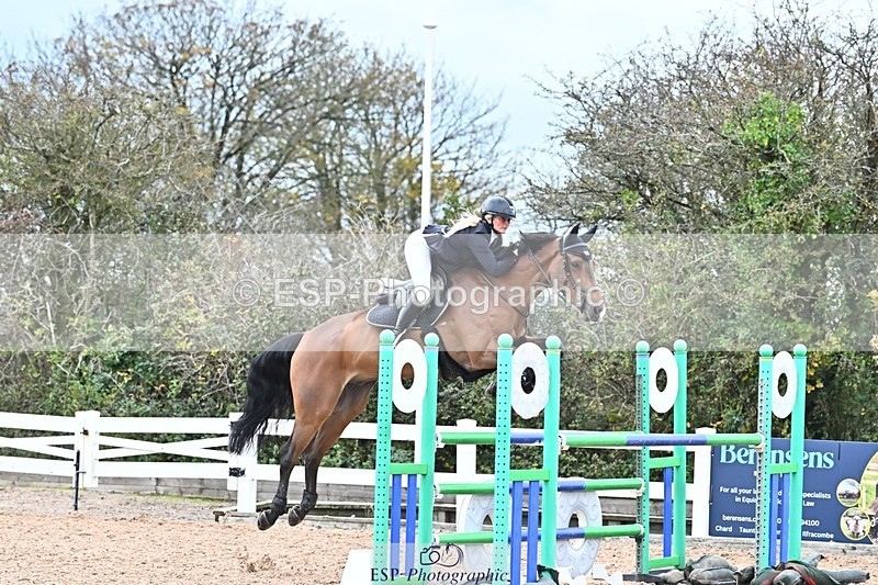 261028-142022-00927 - Foxhunter and 1.20m