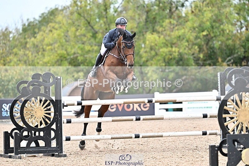 251015-130222-00469 - Cls 4 Newcomers and 1.10m Open