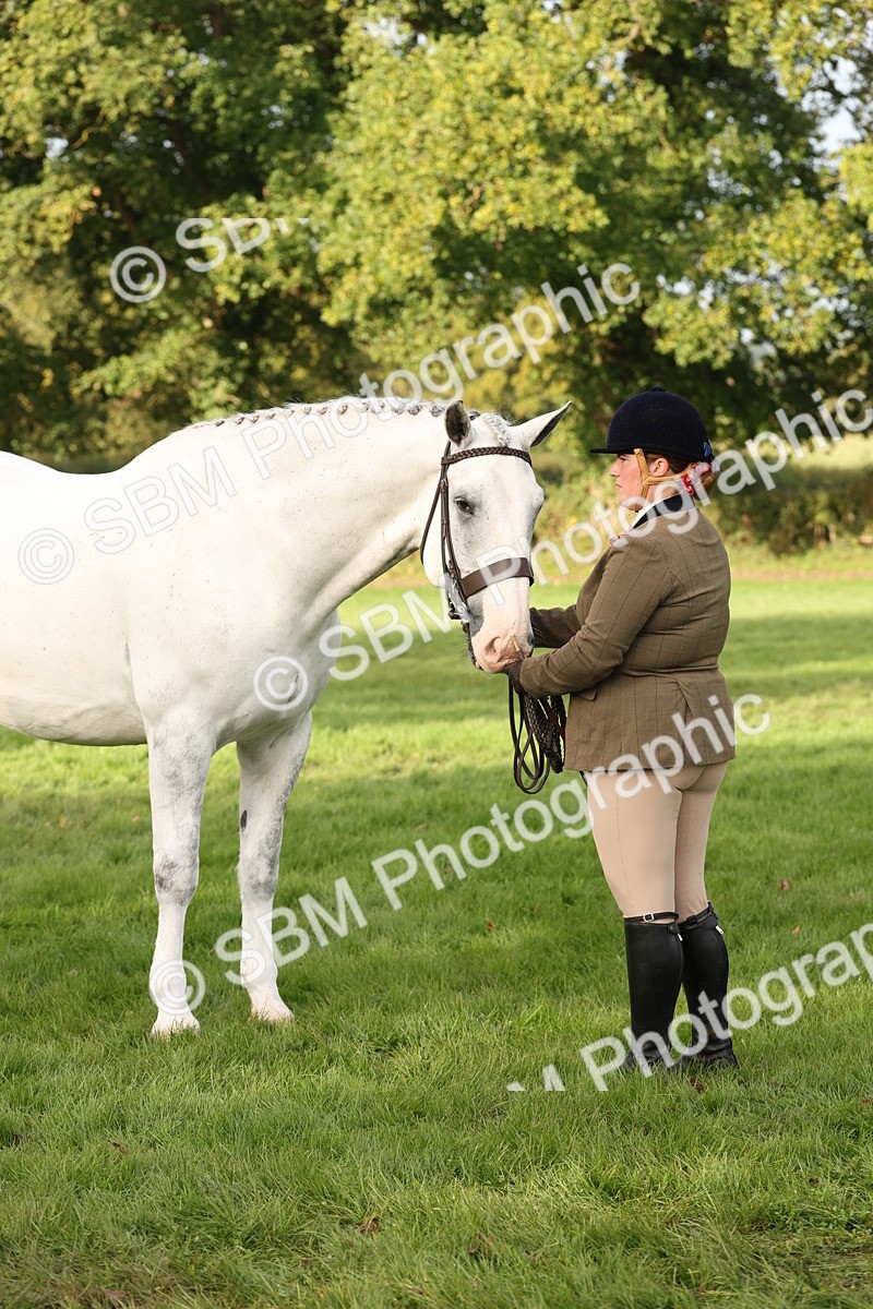SBM_54691 - S53 - Hunter In Hand