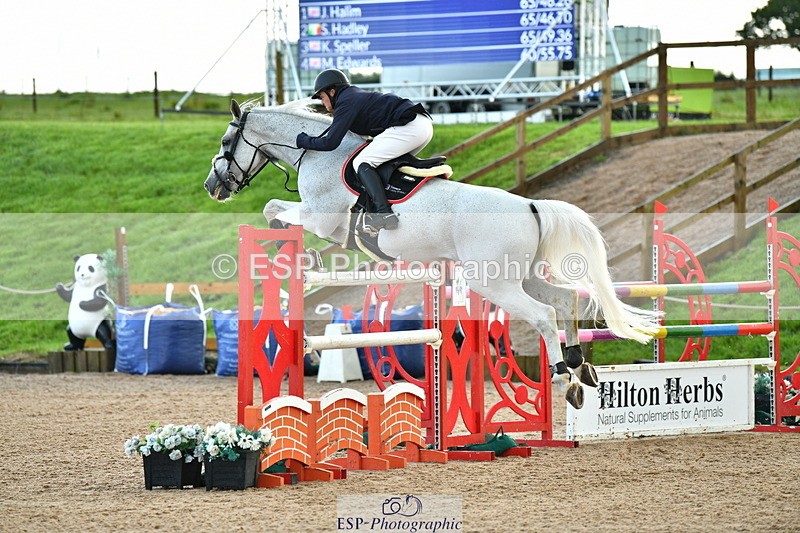 230723A-094858-10666 - Cls 4, 2 Star Small 1.30m