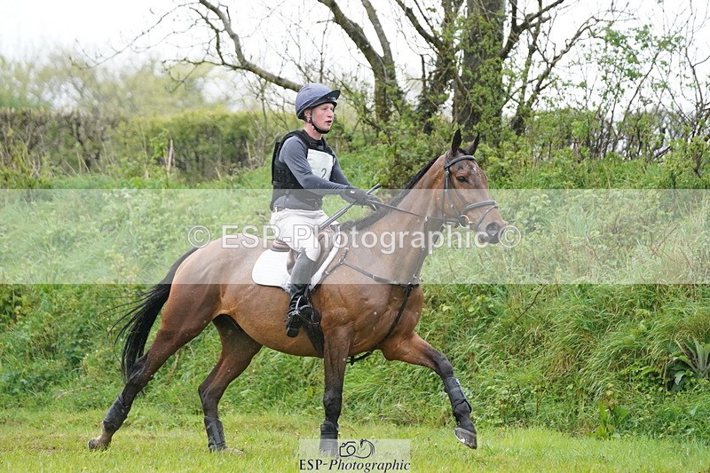 250418-123118-02619 - 025-Oliver.Thompson-HOLD.ME.TIGHT