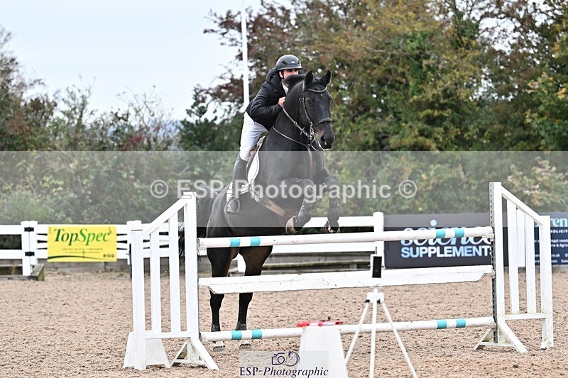 251015-153547-00925 - Cls 6 Foxhunter and 1.20m Open