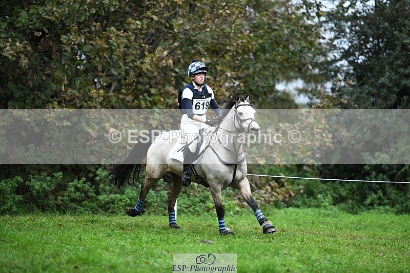 231021-100651-14081 - 619-GARVAGH.GOLDEN.OAK-Ella.Snow-SC+XC