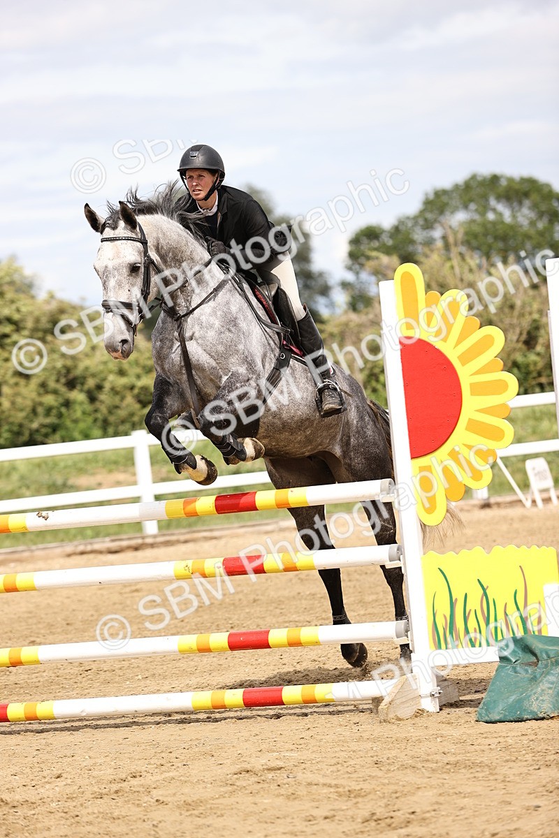 SBM_003450 - Class 11 - Senior Newcomers - 1.10m