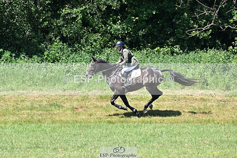 250522B-121302-01966 - 157-SHANNONDALE.LUIGI-Lizzie.Luxton