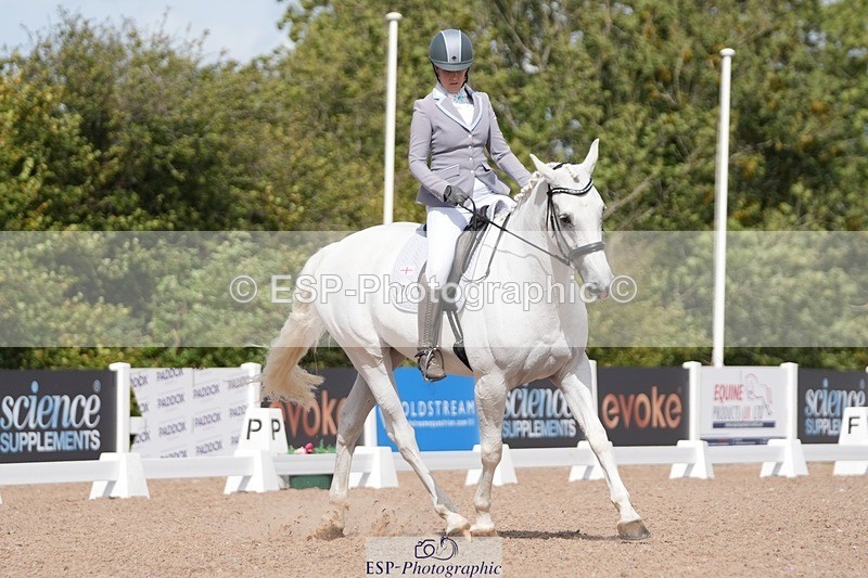 250906-122620-02343 - 070-Charlotte.DoreyDeards.Silver.Bounce