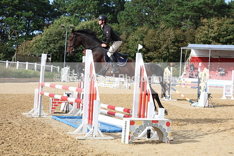 3E7A0608 - Class 13: Senior Newcomers/1.10m open