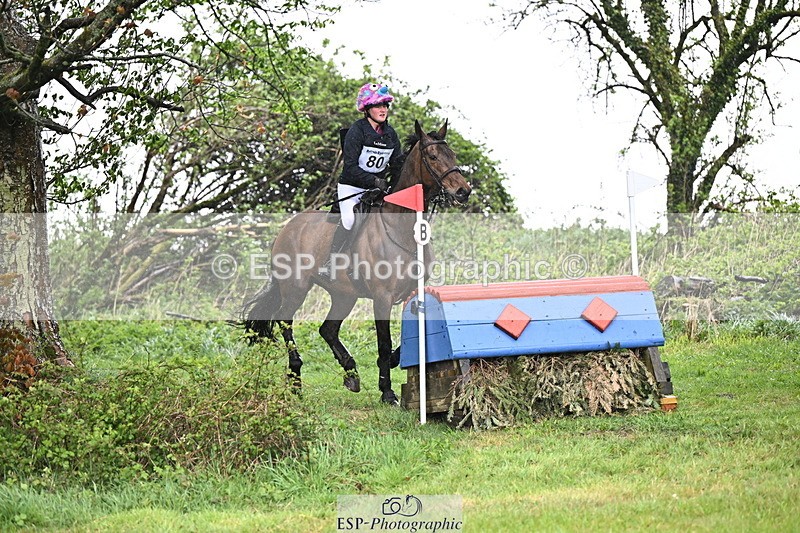 250418-123413-03005 - 080-Tichy.Sanders-SPARHANGER.VELVET