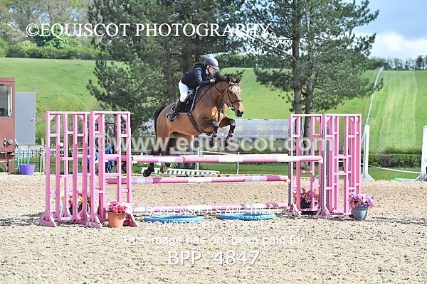 BPP_4847 - SUN CLASS 25 Senior Newcomers/ 1.10m Open
