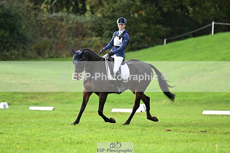 241025-122400-07284 - 553-Hanna.Bertorelli-BWTH.CLASSIC.CUT