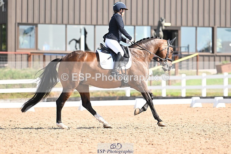 250816-105212-03480 - 047-Hannah.RogersWoodendfarm.Viva