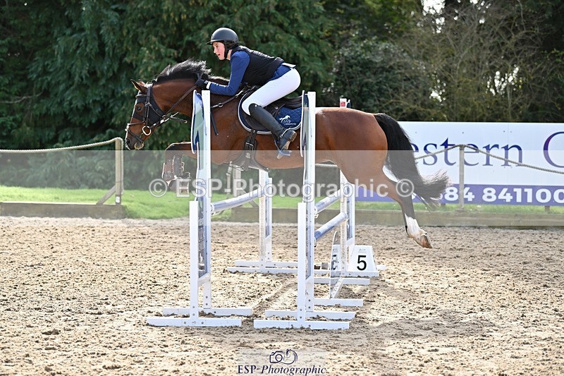 230930-120212-00449 - Cls 4 Pony Newcomers & 1m Open