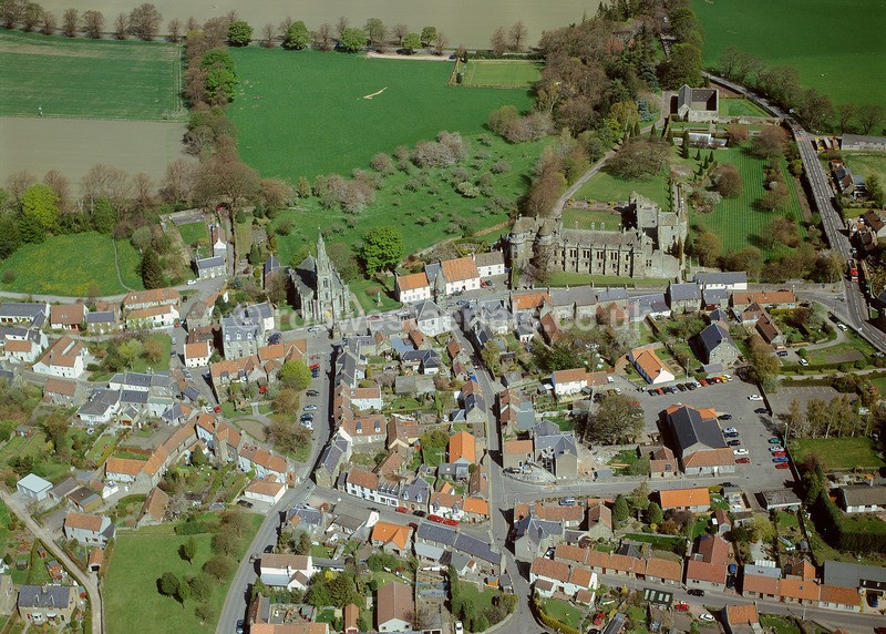 A00004C Village of Falkland in 2001 - Settlements, infrastructure and attractions