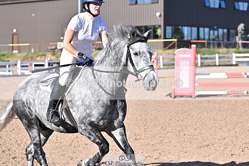 250708A-183009-00551 - 90cm Classes