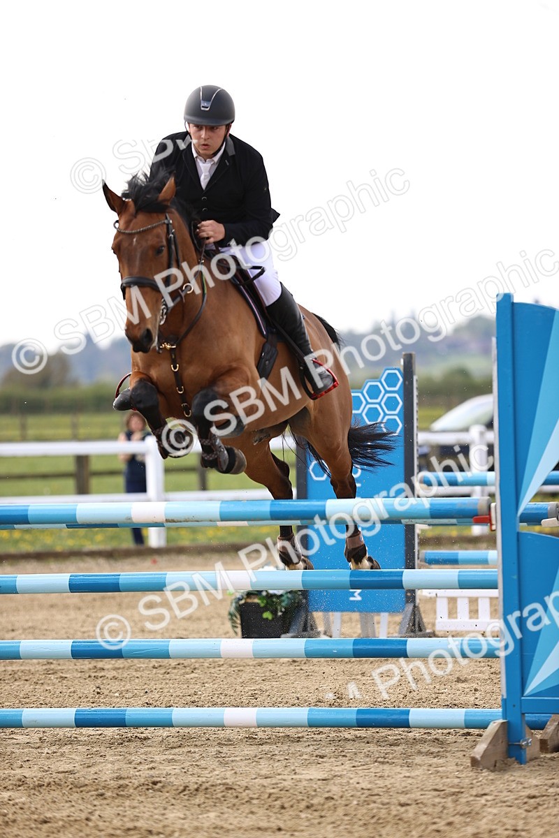 SBM_002227 - Class 11 - Senior newcomers - 1.10m