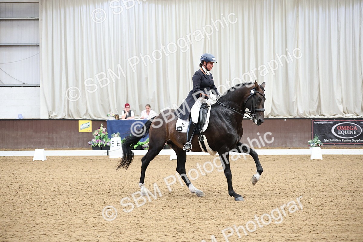 SBM_004410 - Class 9 - FEI Inter 1 Gold - 15.55-16.43