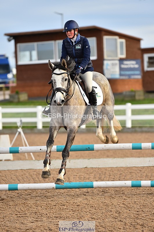231122A-101500-00038 - Cls 1 British Novice & 90cm Open