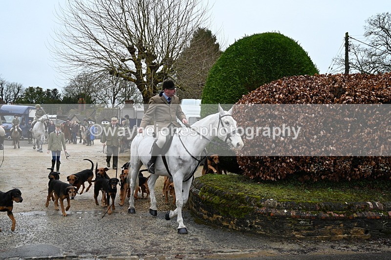 WJ7_9277 - Walk out..