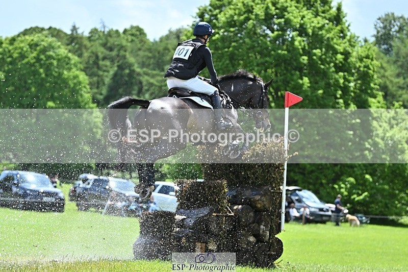 240526-122016-21943 - 401-PLOT_TWIST_B-Tom_Jackson