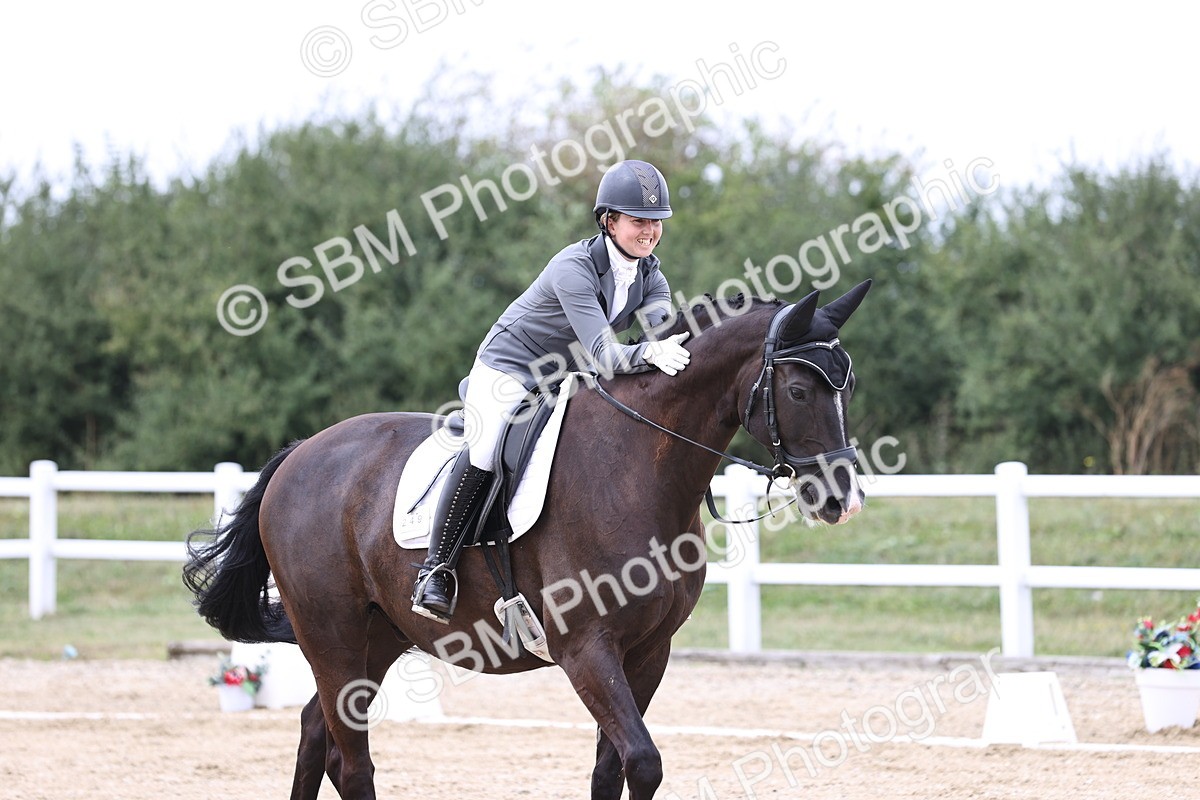 SBM_017557 - Class 14 - Novice 23 - 13.52-14.55