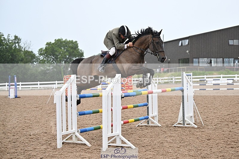 240703A-132604-00482 - Cls 05 Snr Fox & 1.20 Open