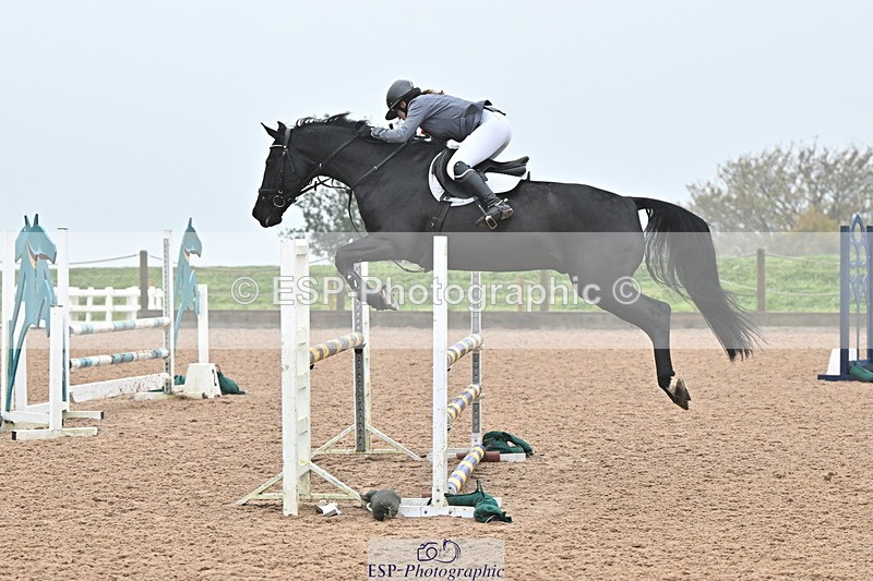 241103A-110609-06889 - SUN Cls 18 British Novice and 90cm Open