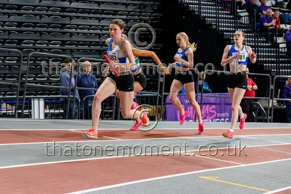 CombiMast25-915900 - Track Female Set Two